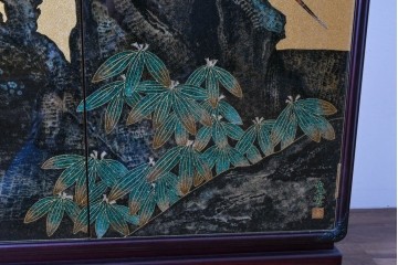 中古　美品　最高級品　名工　清光光雲作　宝石象嵌工芸品　煌びやかな花鳥図(桜・松・椿・楪・雉・雀)が目を引く贅を尽くした美術品級のワードローブ　定価約600万円相当　(R-085175)