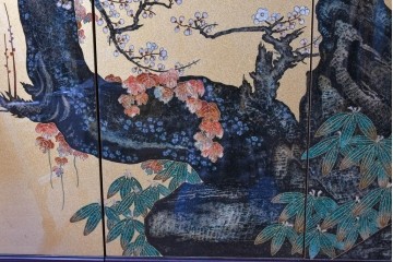 中古　美品　最高級品　名工　清光光雲作　宝石象嵌工芸品　煌びやかな花鳥図(桜・松・椿・楪・雉・雀)が目を引く贅を尽くした美術品級のワードローブ　定価約600万円相当　(R-085175)