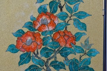 中古　美品　最高級品　名工　清光光雲作　宝石象嵌工芸品　煌びやかな花鳥図(桜・松・椿・楪・雉・雀)が目を引く贅を尽くした美術品級のワードローブ　定価約600万円相当　(R-085175)