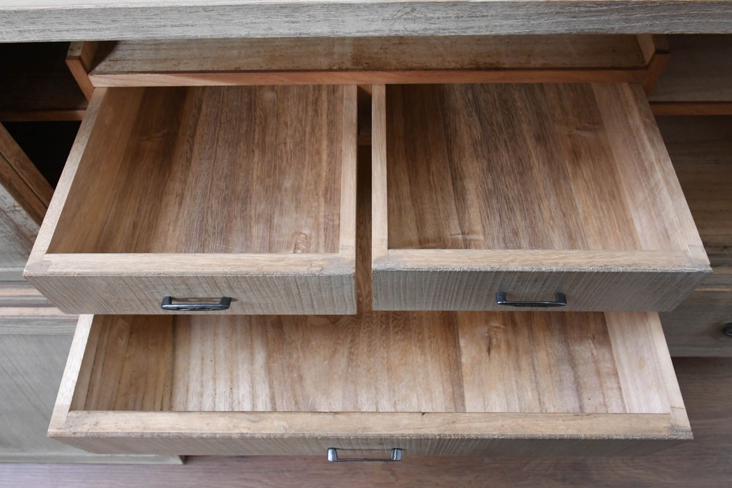 和製ヴィンテージ　味わい深い風合いの桐箪笥ローボード　(R-085177)