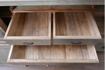 和製ヴィンテージ　味わい深い風合いの桐箪笥ローボード　(R-085177)