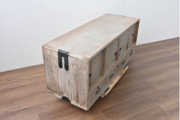 和製ヴィンテージ　味わい深い風合いの桐箪笥ローボード　(R-085177)