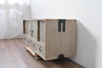 和製ヴィンテージ　味わい深い風合いの桐箪笥ローボード　(R-085177)