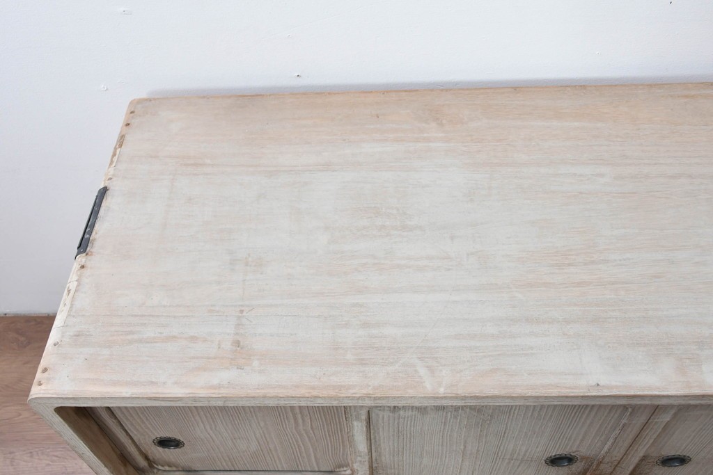 和製ヴィンテージ　味わい深い風合いの桐箪笥ローボード　(R-085177)