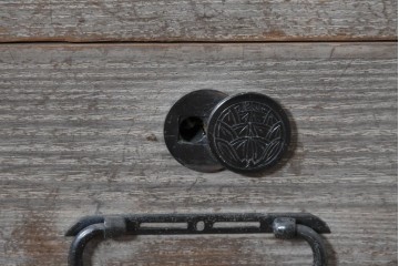 和製ヴィンテージ　味わい深い風合いの桐箪笥ローボード　(R-085177)