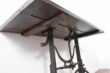 アメリカアンティーク　インダストリアル　フリッツ&ゲルデル　折り畳み式のメカニカルテーブル　(R-085178)