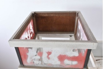 《ペイント仕上げ限定》　和製ヴィンテージ　タイル張りのデザインがレトロなたばこ屋さんのガラスケース　(R-085179)