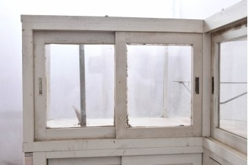 《ペイント仕上げ限定》　和製ヴィンテージ　タイル張りのデザインがレトロなたばこ屋さんのガラスケース　(R-085179)