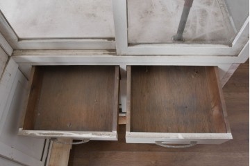 《ペイント仕上げ限定》　和製ヴィンテージ　タイル張りのデザインがレトロなたばこ屋さんのガラスケース　(R-085179)