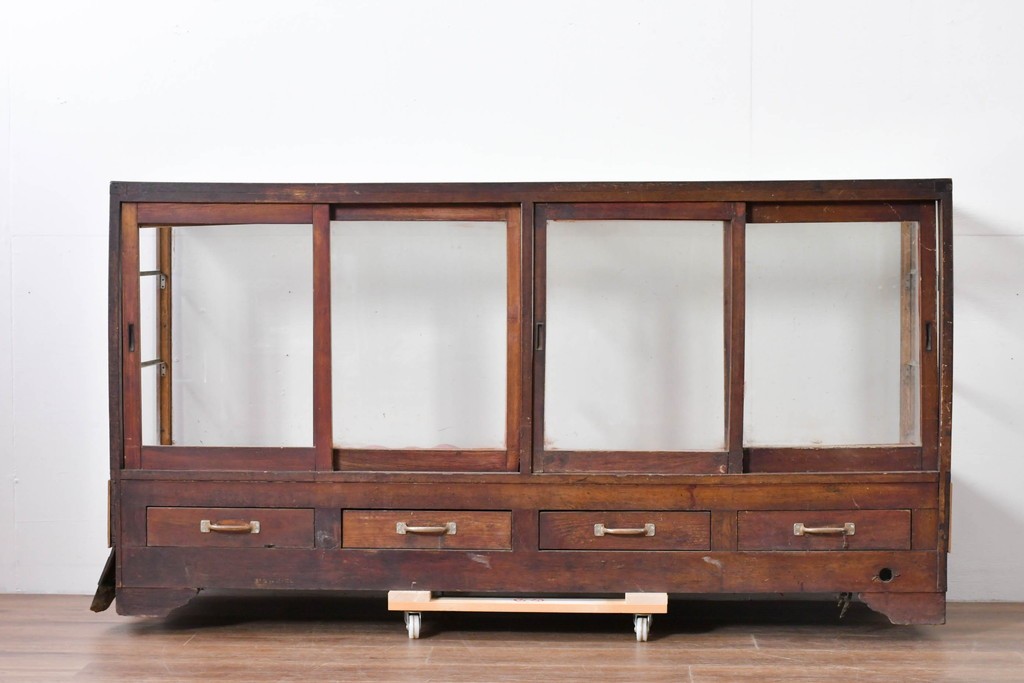 《ペイント仕上げ限定》　和製ヴィンテージ　ディスプレイと収納を兼ね備えた引き出し付きガラスケース　(R-085182)