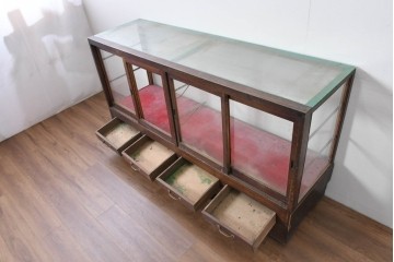 《ペイント仕上げ限定》　和製ヴィンテージ　ディスプレイと収納を兼ね備えた引き出し付きガラスケース　(R-085182)