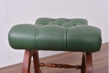 中古　超美品!!　スペイン製　バロッサバレンティ(VARO,S.A. VALENTI)　本革　深みのあるグリーンレザーが魅力!!英国クラシック調のアームチェアとオットマンのセット　セット定価約51万円相当　(R-085183)