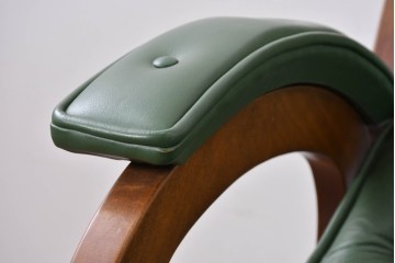 中古　超美品!!　スペイン製　バロッサバレンティ(VARO,S.A. VALENTI)　本革　深みのあるグリーンレザーが魅力!!英国クラシック調のアームチェアとオットマンのセット　セット定価約51万円相当　(R-085183)