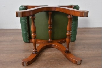 中古　超美品!!　スペイン製　バロッサバレンティ(VARO,S.A. VALENTI)　本革　深みのあるグリーンレザーが魅力!!英国クラシック調のアームチェアとオットマンのセット　セット定価約51万円相当　(R-085183)