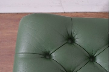 中古　超美品!!　スペイン製　バロッサバレンティ(VARO,S.A. VALENTI)　本革　深みのあるグリーンレザーが魅力!!英国クラシック調のアームチェアとオットマンのセット　セット定価約51万円相当　(R-085183)