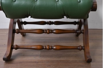 中古　超美品!!　スペイン製　バロッサバレンティ(VARO,S.A. VALENTI)　本革　深みのあるグリーンレザーが魅力!!英国クラシック調のアームチェアとオットマンのセット　セット定価約51万円相当　(R-085183)