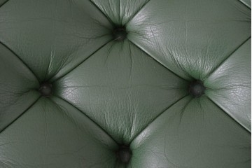 中古　超美品!!　スペイン製　バロッサバレンティ(VARO,S.A. VALENTI)　本革　深みのあるグリーンレザーが魅力!!英国クラシック調のアームチェアとオットマンのセット　セット定価約51万円相当　(R-085183)