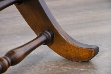 中古　超美品!!　スペイン製　バロッサバレンティ(VARO,S.A. VALENTI)　本革　深みのあるグリーンレザーが魅力!!英国クラシック調のアームチェアとオットマンのセット　セット定価約51万円相当　(R-085183)