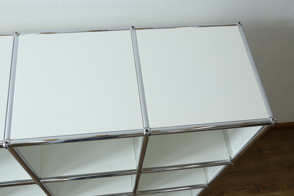 中古　美品　スイス　USMハラー(USM Haller)　ホームオフィスにもおすすめなスッキリとしたデザインの3段シェルフ　定価約36万7千円　(R-085185)
