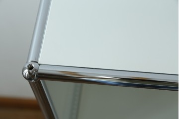 中古　美品　スイス　USMハラー(USM Haller)　ホームオフィスにもおすすめなスッキリとしたデザインの3段シェルフ　定価約36万7千円　(R-085185)