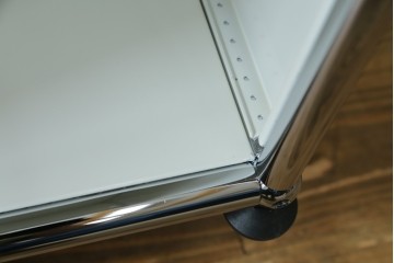 中古　美品　スイス　USMハラー(USM Haller)　ホームオフィスにもおすすめなスッキリとしたデザインの3段シェルフ　定価約36万7千円　(R-085185)
