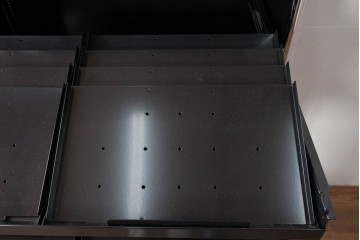 中古　美品　スイス　USMハラー(USM Haller)　ホームオフィスにもおすすめなスッキリとしたデザインの書類トレー付きシェルフ　定価約57万8千円相当　(R-085186)