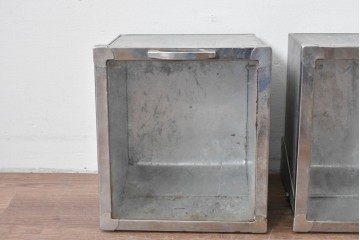 和製アンティーク　駄菓子屋さんで使われていたレトロなブリキ製ショーケース2個セット　(R-085187)