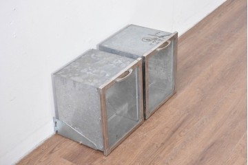 和製アンティーク　駄菓子屋さんで使われていたレトロなブリキ製ショーケース2個セット　(R-085188)