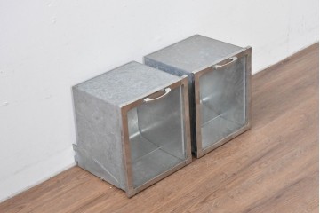 和製アンティーク　駄菓子屋さんで使われていたレトロなブリキ製ショーケース2個セット　(R-085189)