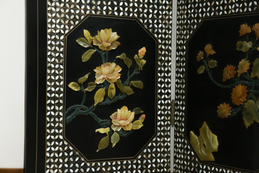 アジアンヴィンテージ　希少!!　中国美術屏風　雅集図　螺鈿　豪華装飾の玉石象嵌衝立　(R-085192)