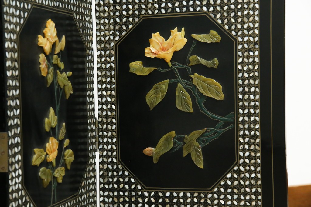 アジアンヴィンテージ　希少!!　中国美術屏風　雅集図　螺鈿　豪華装飾の玉石象嵌衝立　(R-085192)