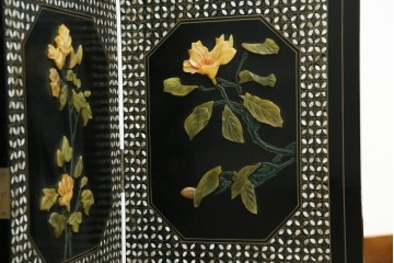 アジアンヴィンテージ　希少!!　中国美術屏風　雅集図　螺鈿　豪華装飾の玉石象嵌衝立　(R-085192)