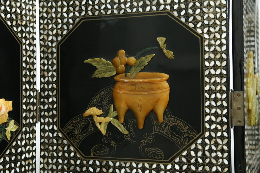 アジアンヴィンテージ　希少!!　中国美術屏風　雅集図　螺鈿　豪華装飾の玉石象嵌衝立　(R-085192)