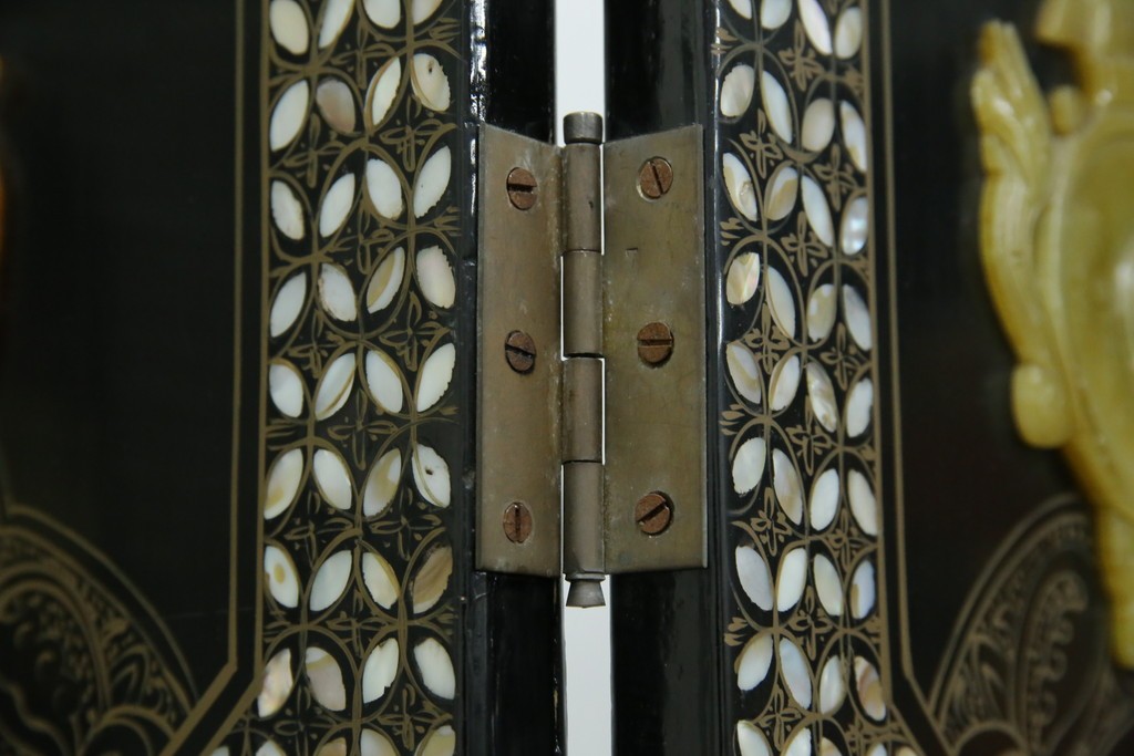 アジアンヴィンテージ　希少!!　中国美術屏風　雅集図　螺鈿　豪華装飾の玉石象嵌衝立　(R-085192)