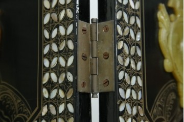 アジアンヴィンテージ　希少!!　中国美術屏風　雅集図　螺鈿　豪華装飾の玉石象嵌衝立　(R-085192)