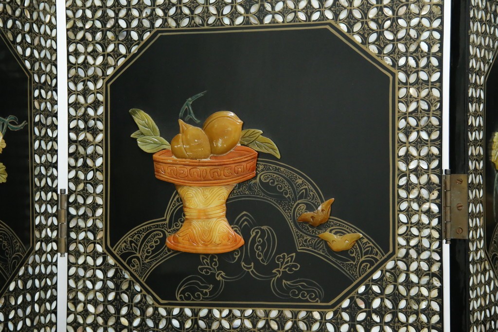 アジアンヴィンテージ　希少!!　中国美術屏風　雅集図　螺鈿　豪華装飾の玉石象嵌衝立　(R-085192)