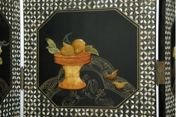 アジアンヴィンテージ　希少!!　中国美術屏風　雅集図　螺鈿　豪華装飾の玉石象嵌衝立　(R-085192)