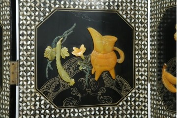 アジアンヴィンテージ　希少!!　中国美術屏風　雅集図　螺鈿　豪華装飾の玉石象嵌衝立　(R-085192)