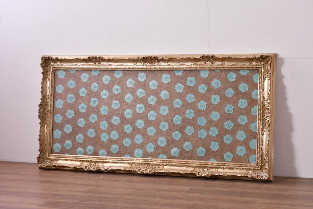 中古　ルルコンド(LULU KONDO)　意匠を凝らしたクラシカルな装飾フレーム入り　花模様レリーフのレザーアートパネル　(R-085193)