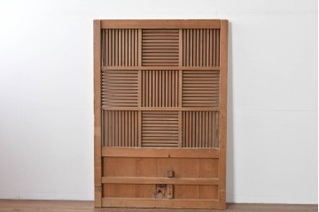 アンティーク建具　明治大正期　希少デザイン　格子意匠が印象的な蔵戸1枚　(R-085195)