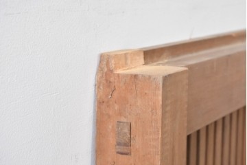 アンティーク建具　明治大正期　希少デザイン　格子意匠が印象的な蔵戸1枚　(R-085195)