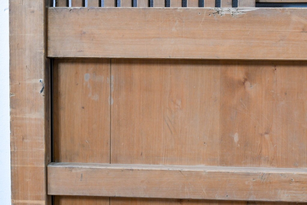 アンティーク建具　明治大正期　希少デザイン　格子意匠が印象的な蔵戸1枚　(R-085195)