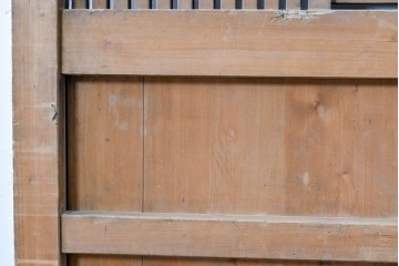 アンティーク建具　明治大正期　希少デザイン　格子意匠が印象的な蔵戸1枚　(R-085195)