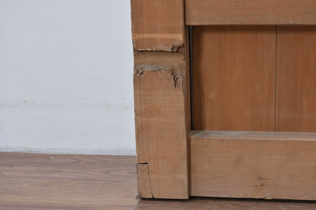 アンティーク建具　明治大正期　希少デザイン　格子意匠が印象的な蔵戸1枚　(R-085195)