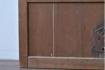 アンティーク建具　明治大正期　希少デザイン　格子意匠が印象的な蔵戸1枚　(R-085195)