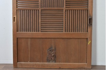 アンティーク建具　明治大正期　希少デザイン　格子意匠が印象的な蔵戸1枚　(R-085195)