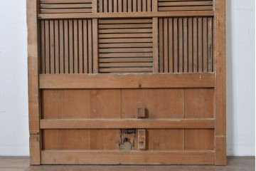 アンティーク建具　明治大正期　希少デザイン　格子意匠が印象的な蔵戸1枚　(R-085195)