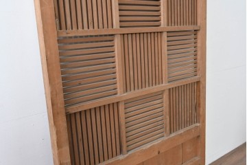 アンティーク建具　明治大正期　希少デザイン　格子意匠が印象的な蔵戸1枚　(R-085195)