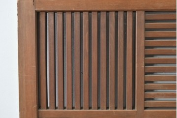 アンティーク建具　明治大正期　希少デザイン　格子意匠が印象的な蔵戸1枚　(R-085195)