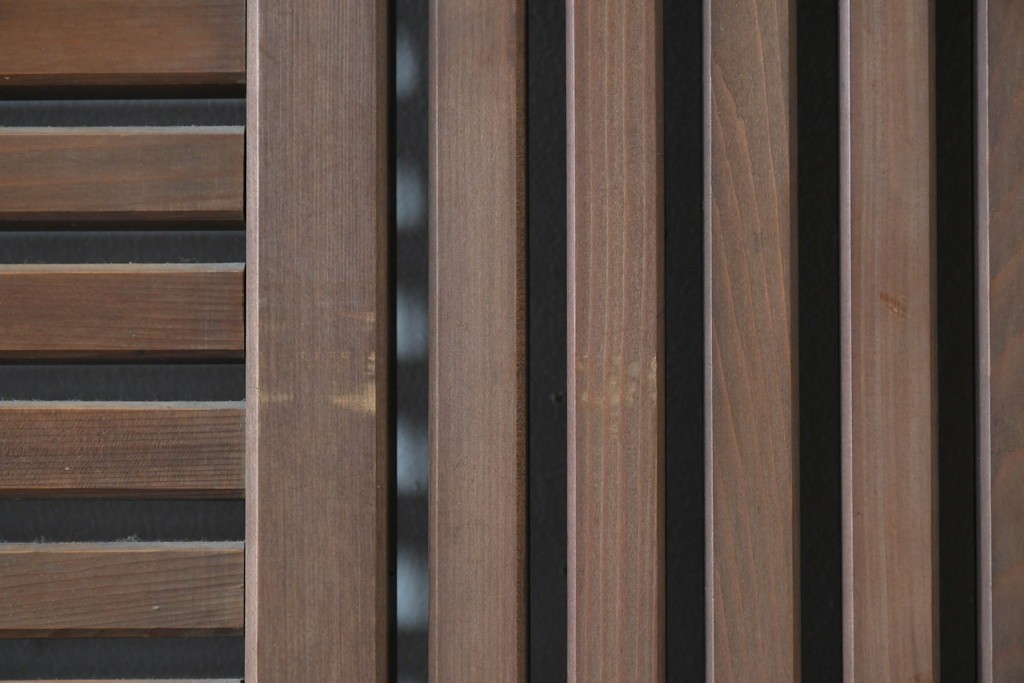 アンティーク建具　明治大正期　希少デザイン　格子意匠が印象的な蔵戸1枚　(R-085195)